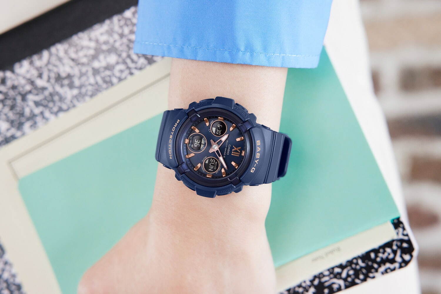 BABY-G、くすみマットカラー×メタリックピンクゴールドの新作腕時計｜写真4