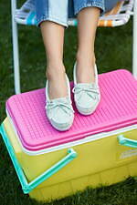 ミネトンカ春めく“パステルカラー”の新色モカシン＆サンダル、淡いピーチとミントの2色で｜写真15