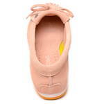 ミネトンカ春めく“パステルカラー”の新色モカシン＆サンダル、淡いピーチとミントの2色で｜写真11