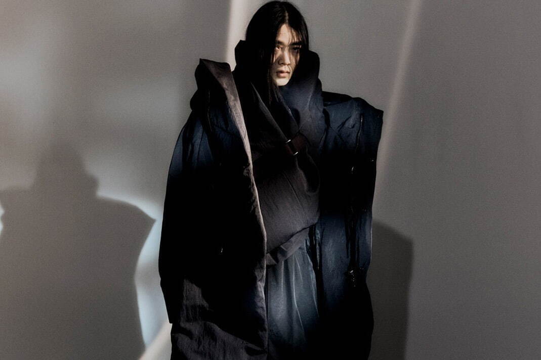 ユリウス 2022-23年秋冬コレクション - 幻獣が誘う、力強くダークな世界