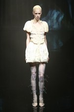 アリスアウアア 2014年春夏コレクション - ヒロインは水死した薄命の少女、恐怖が生み出す美しさ｜写真18