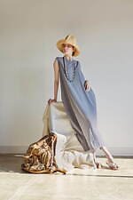 uka×プレインピープルのコラボウェア、ukaの“ネイル”着想のコットンT&ドレス｜写真1