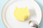 「ねこねこチーズケーキ」がファミリーマートに登場、“手のひらサイズ”のねこ形チーズケーキ｜写真3