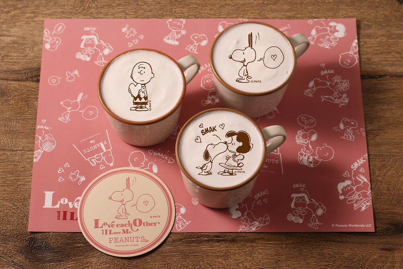 ピーナッツ カフェ「LOVE」テーマの期間限定スイーツ、キスするスヌーピーと仲間たちを表現｜写真3