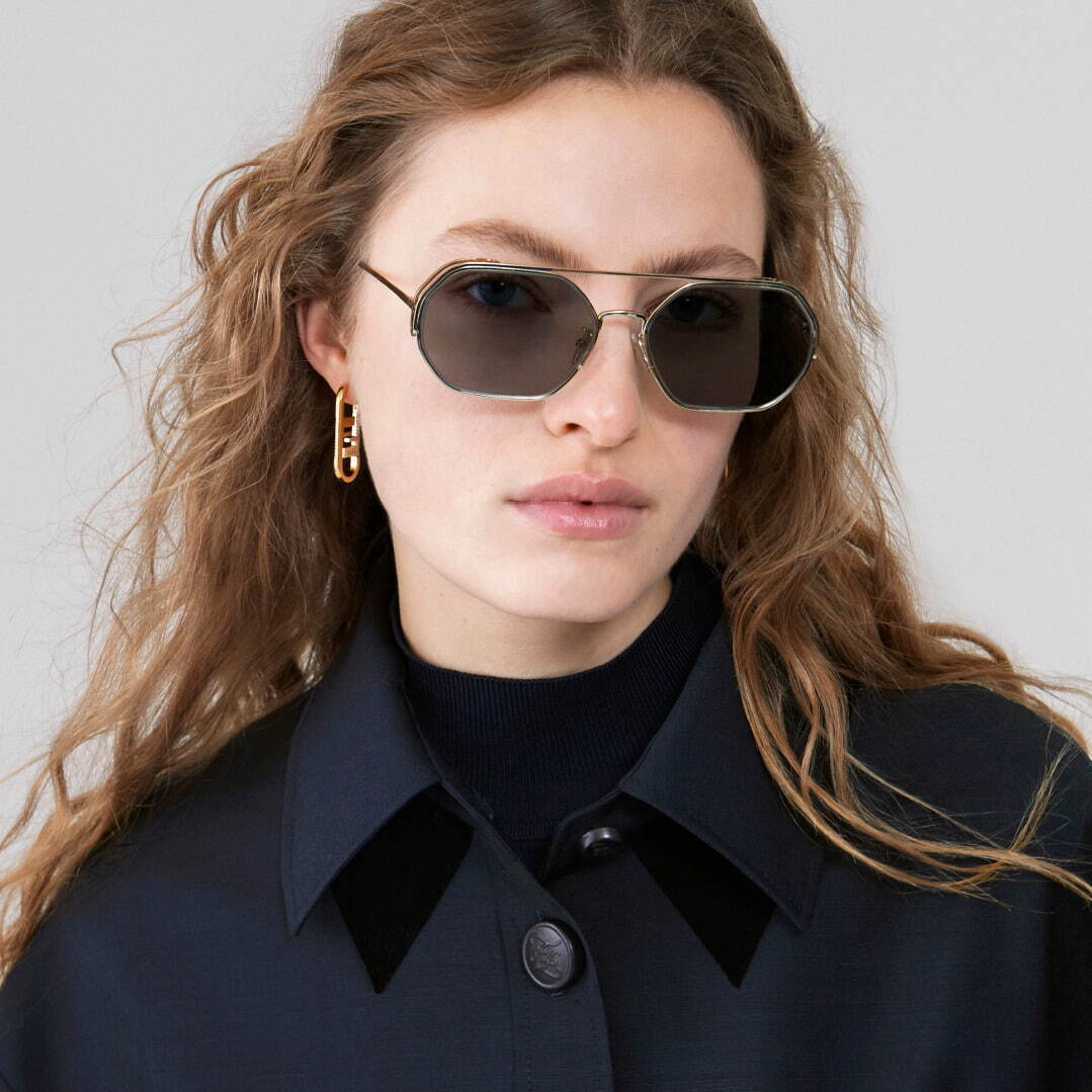 楽天市場】美品 FENDI フェンディ ズッカ柄 サイドライン サイズ