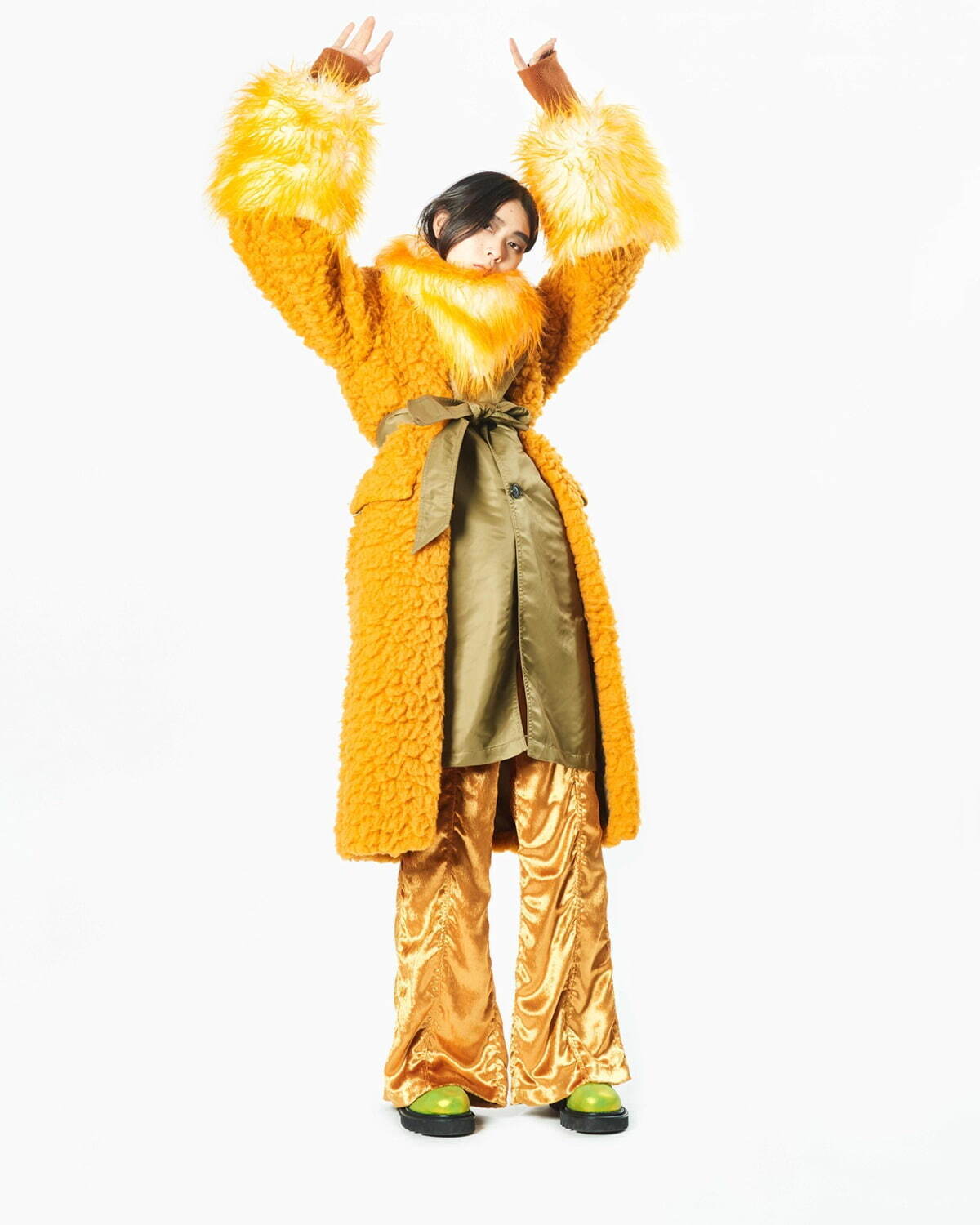 トーガ プルラ 2022-23年秋冬｜ ファーコート