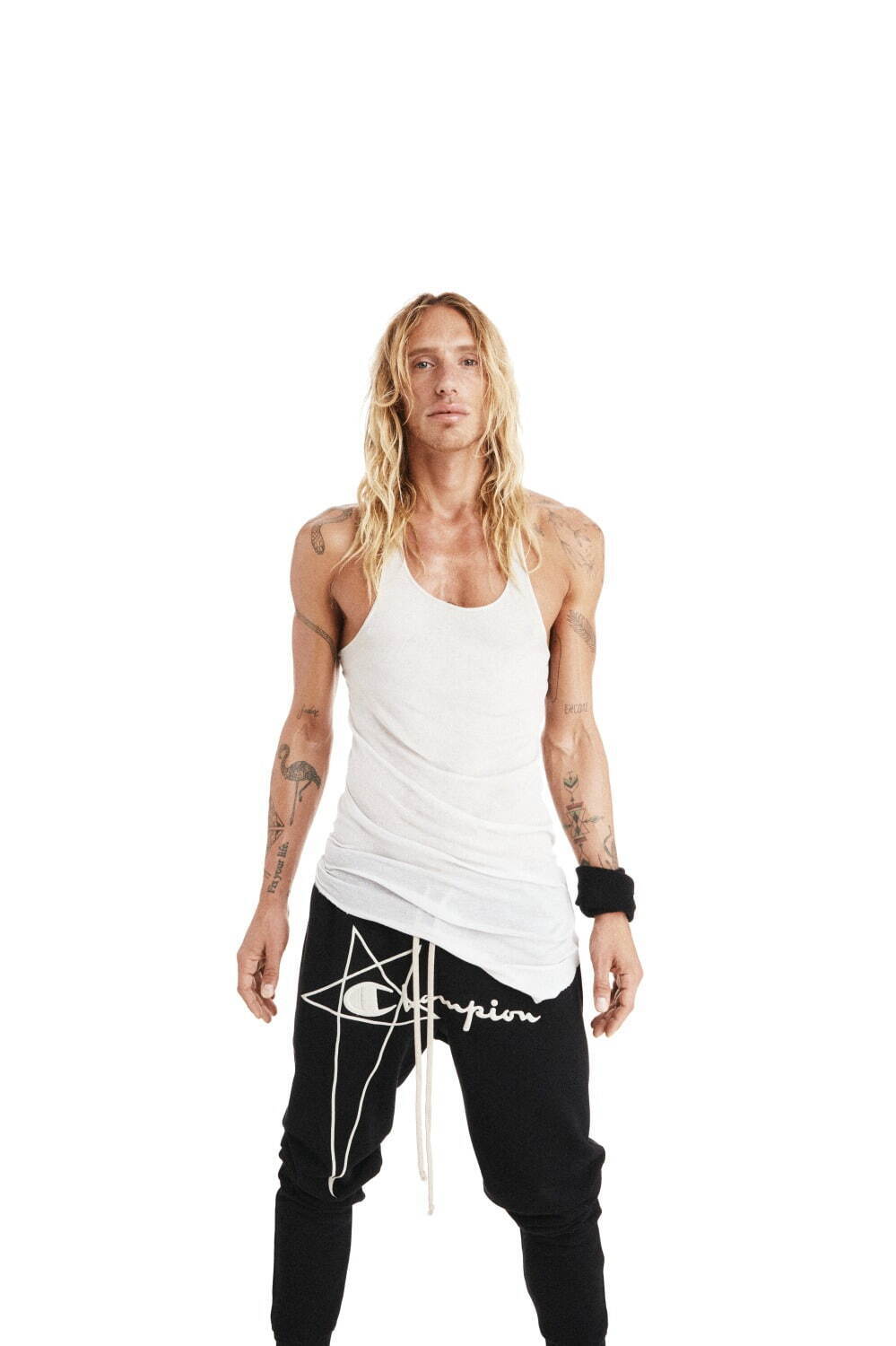 リック・オウエンス×チャンピオン第3弾、モノクロのパーカやショーツ｜写真1