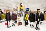 ジーユー ビックロ新宿東口店オープン！ファッションを自由に楽しむ「ワンダークローゼット」登場｜写真2
