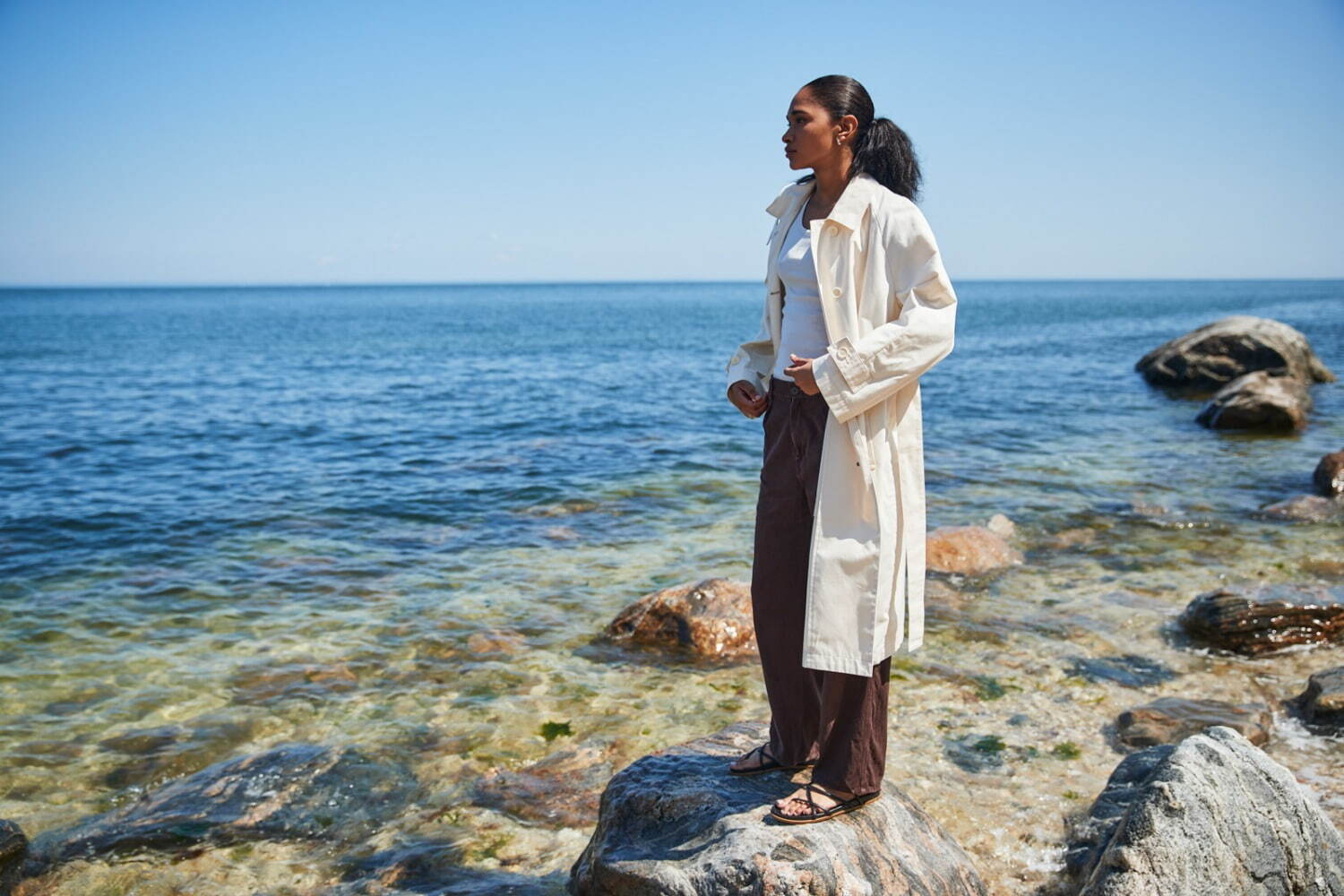 サヤカ デイヴィス 2022年春夏｜female トレンチコート