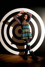 アナ スイ 2022-23年秋冬コレクション、60年代のロック番組にときめいて｜写真3