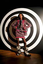 アナ スイ 2022-23年秋冬コレクション、60年代のロック番組にときめいて｜写真22