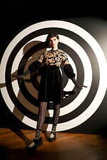 アナ スイ 2022-23年秋冬コレクション、60年代のロック番組にときめいて｜写真30