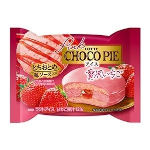 「チョコパイ」アイスの新作は初の“ピンクカラー”、とちおとめ使用の甘酸っぱい苺フレーバー｜写真1
