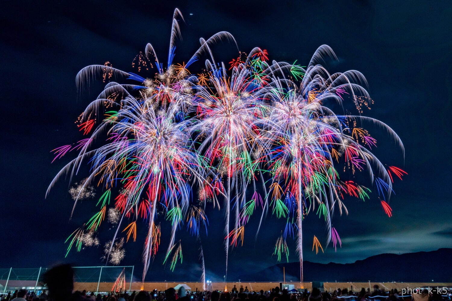 花火と音楽がシンクロ「三陸花火大会2022」10,000発以上の花火が岩手・陸前高田市で｜写真3