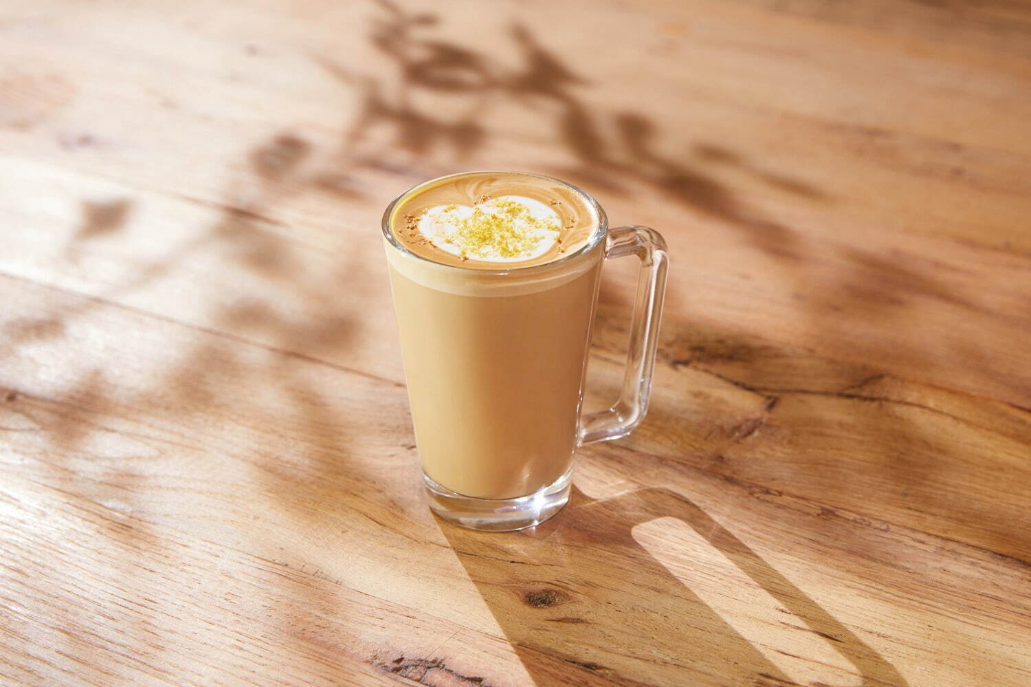 スタバのロースタリー 東京限定“コーヒー&ティー”の新作「シトラスハーモニー ラテ」