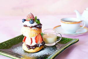 明治記念館「苺のアフタヌーンティー」いちごソルベやショートケーキなど苺尽くしの限定メニュー｜写真4