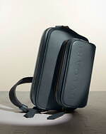 ブルガリの新作レザーバッグ、トートやブリーフケースなど全6型 - 鮮やかなブルーなど3色を用いて｜写真18