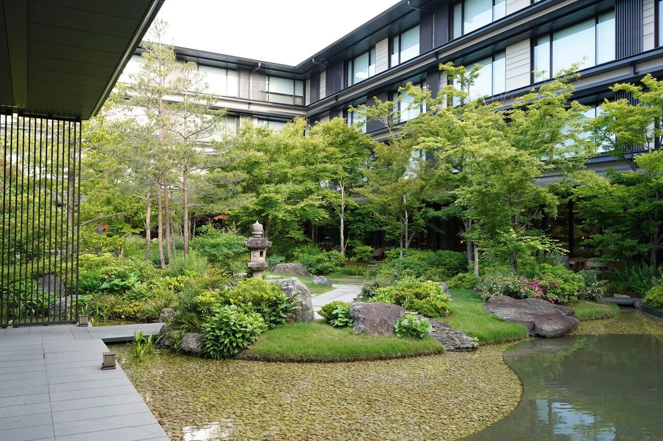 京都「ホテル ザ ミツイ キョウト」宿泊記、“和風モダン”客室から天然温泉プール・グルメ体験など網羅｜写真12