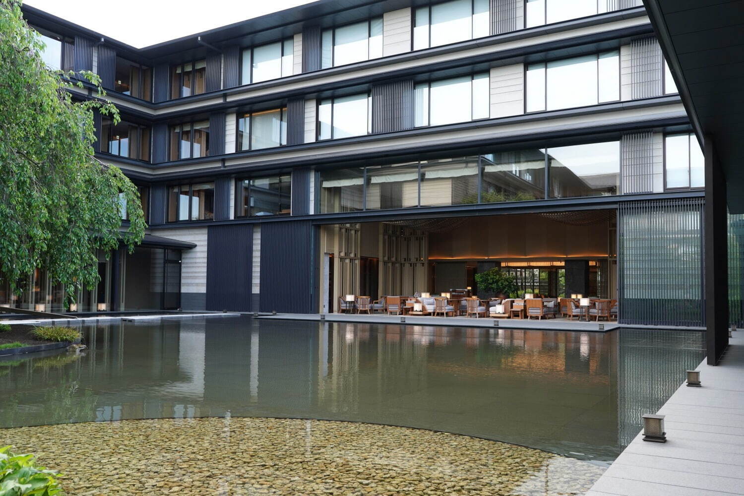 京都「ホテル ザ ミツイ キョウト」宿泊記、“和風モダン”客室から天然温泉プール・グルメ体験など網羅｜写真9
