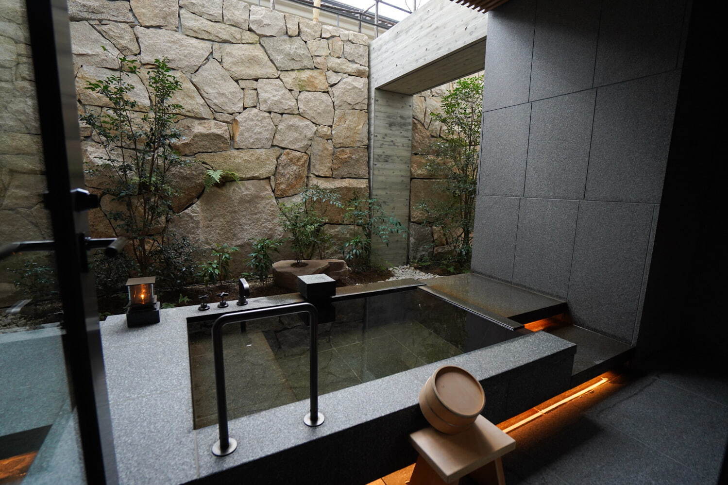 京都「ホテル ザ ミツイ キョウト」宿泊記、“和風モダン”客室から天然温泉プール・グルメ体験など網羅｜写真59