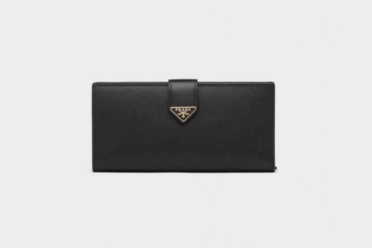 プラダの2022年春レディース財布、人気の二つ折りから長財布まで 