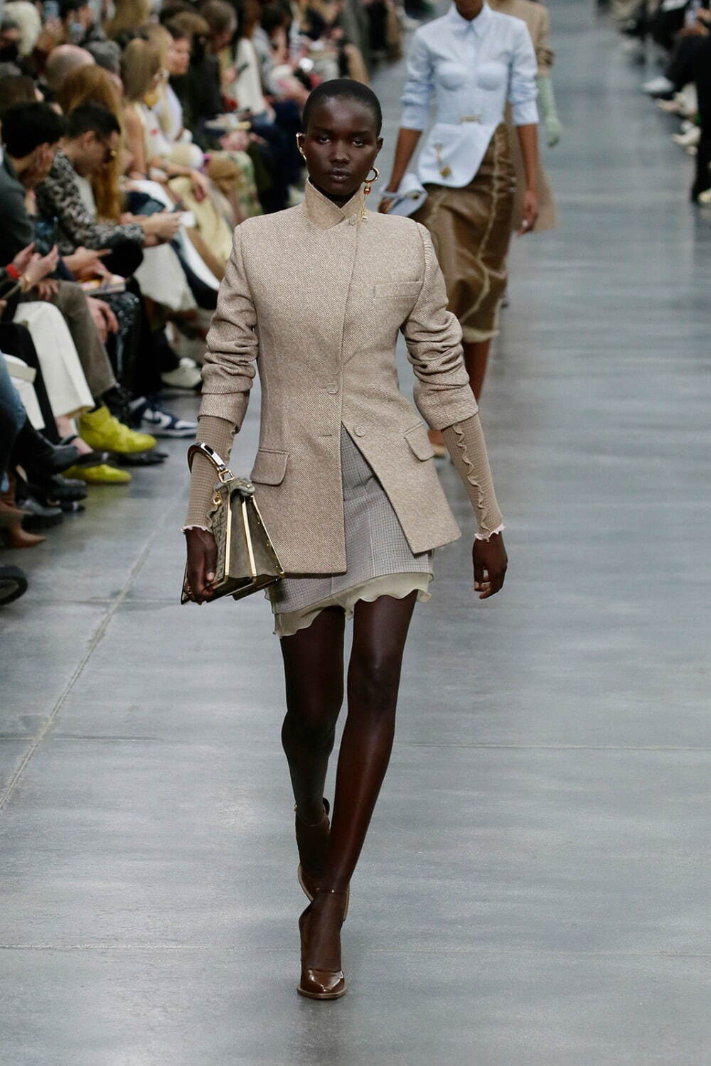 フェンディ(FENDI) 2022-23年秋冬ウィメンズコレクション 