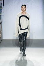 エムエム6 メゾン マルジェラ 2022-23年秋冬コレクション - 着ることで完成する服｜写真12