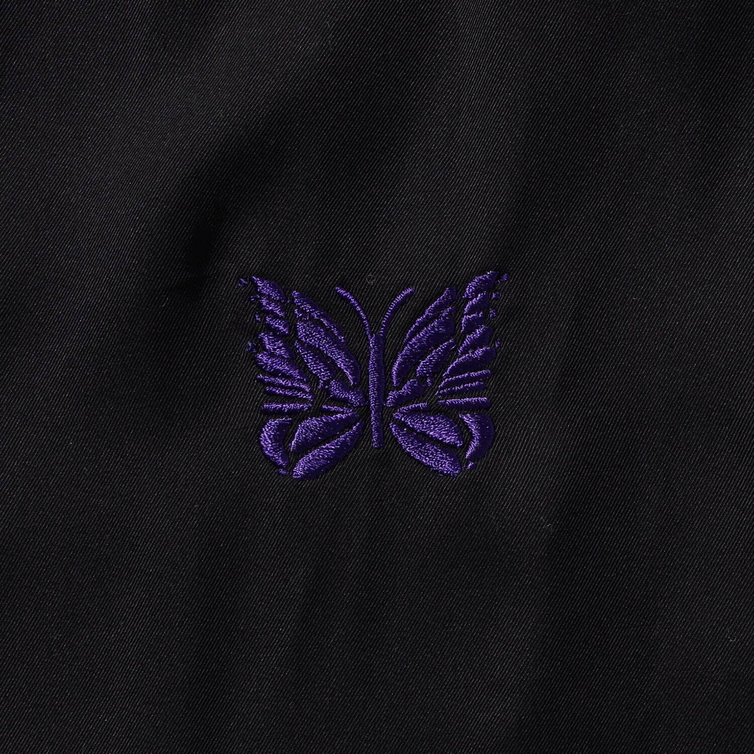 ニードルズのビームス別注マイルスジャケット＆パンツ、ブラックを基調に“パープル”の蝶刺繍｜写真14