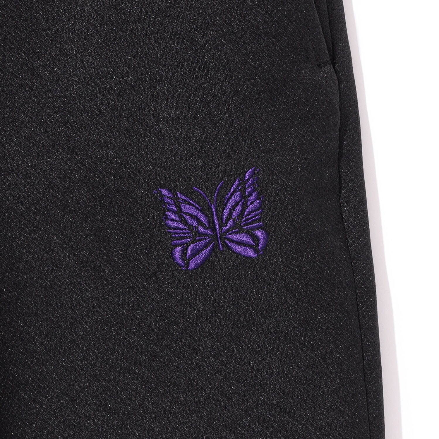 ニードルズのビームス別注マイルスジャケット＆パンツ、ブラックを基調に“パープル”の蝶刺繍｜写真8