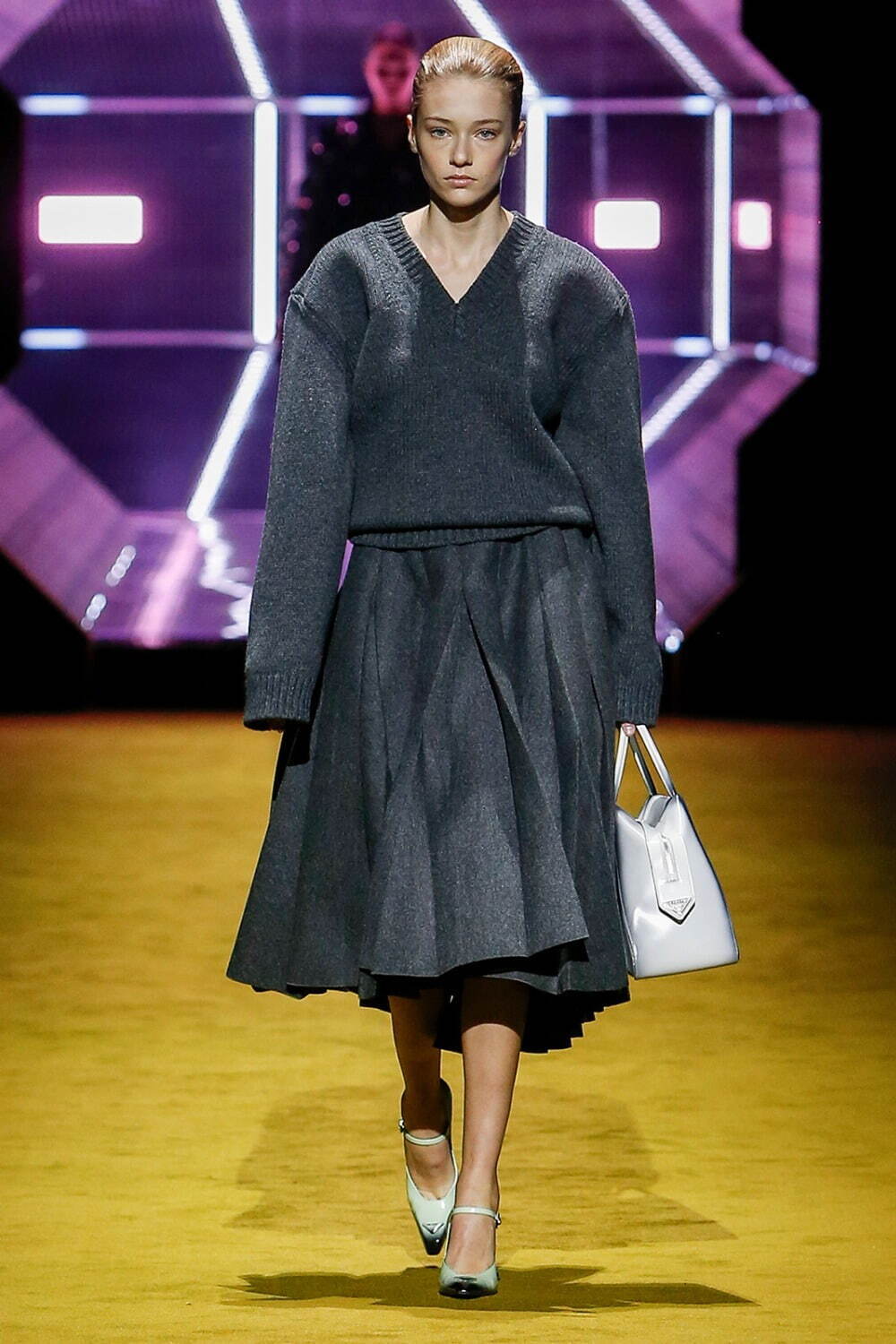 プラダ(PRADA) 2022-23年秋冬ウィメンズコレクション ファッションプレス