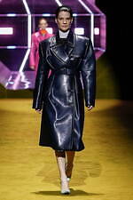 プラダ 2022-23年秋冬ウィメンズコレクション - 日常の価値、人生の記憶を見つめて｜写真24