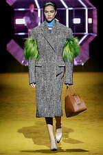 プラダ 2022-23年秋冬ウィメンズコレクション - 日常の価値、人生の記憶を見つめて｜写真30