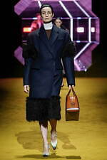 プラダ 2022-23年秋冬ウィメンズコレクション - 日常の価値、人生の記憶を見つめて｜写真36