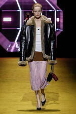 プラダ 2022-23年秋冬ウィメンズコレクション - 日常の価値、人生の記憶を見つめて｜写真39