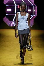 プラダ 2022-23年秋冬ウィメンズコレクション - 日常の価値、人生の記憶を見つめて｜写真47