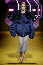 プラダ 2022-23年秋冬ウィメンズコレクション - 日常の価値、人生の記憶を見つめて｜写真48