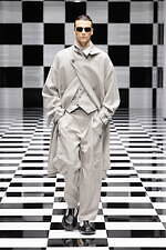 エンポリオ アルマーニ 2022年秋冬コレクション - 軽快なる色彩の律動｜写真28