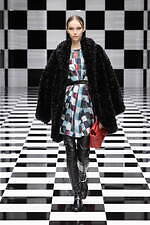 エンポリオ アルマーニ 2022年秋冬コレクション - 軽快なる色彩の律動｜写真34