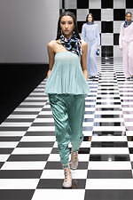 エンポリオ アルマーニ 2022年秋冬コレクション - 軽快なる色彩の律動｜写真43