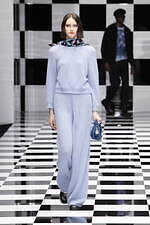 エンポリオ アルマーニ 2022年秋冬コレクション - 軽快なる色彩の律動｜写真45