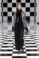 エンポリオ アルマーニ 2022年秋冬コレクション - 軽快なる色彩の律動｜写真54