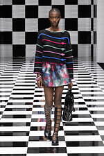 エンポリオ アルマーニ 2022年秋冬コレクション - 軽快なる色彩の律動｜写真56