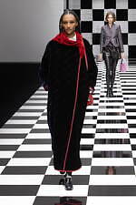 エンポリオ アルマーニ 2022年秋冬コレクション - 軽快なる色彩の律動｜写真58