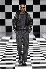 エンポリオ アルマーニ 2022年秋冬コレクション - 軽快なる色彩の律動｜写真75