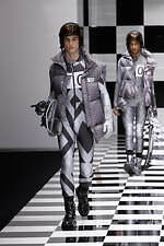 エンポリオ アルマーニ 2022年秋冬コレクション - 軽快なる色彩の律動｜写真77