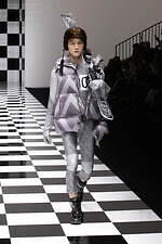 エンポリオ アルマーニ 2022年秋冬コレクション - 軽快なる色彩の律動｜写真80