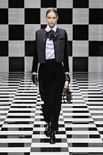 エンポリオ アルマーニ 2022年秋冬コレクション - 軽快なる色彩の律動｜写真82