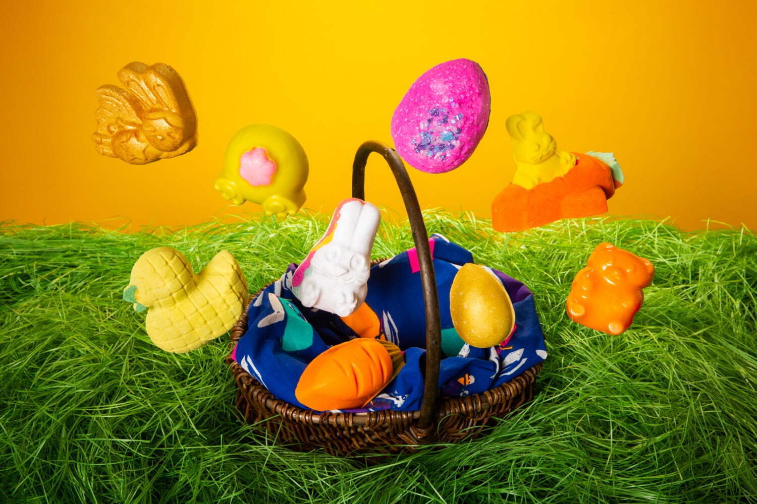 不思議の国のアリス｜ラッシュ「不思議の国のアリス」の“白ウサギ”モチーフや黄金の“卵型”バスボム、イースター限定で