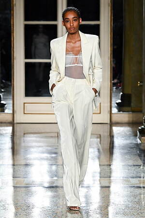 エルマンノ シェルヴィーノ(ERMANNO SCERVINO) 2022-23年秋冬ウィメンズコレクション  - 写真7