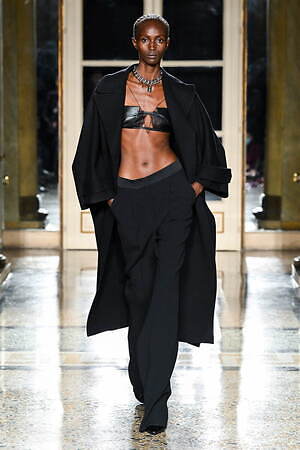 エルマンノ シェルヴィーノ(ERMANNO SCERVINO) 2022-23年秋冬ウィメンズコレクション  - 写真42